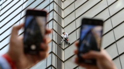 “Spidermani” francez ngjit pa litar një nga ndërtesat më të larta në Londër, arrestohet
