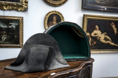Në ankand një kapele e Napoleonit e gjetur në Vaterlo, ja vlera