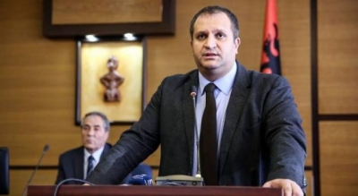 Vetëvendosje akuzon Shpend Ahmetin për bllokim të Kuvendit Komunal