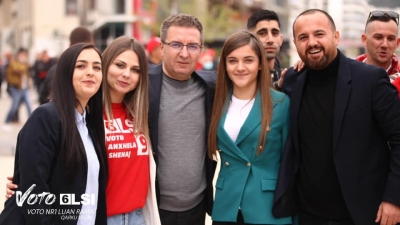 Kryemadhi: LSI në Vlorë 3 mandate, mos u merrni me gropat e nepërkave që ngre Damian Gjiknuri