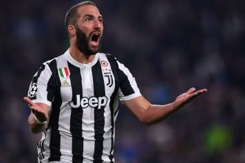 Higuain.Juve.Olympiacos.201718.gol.356x237