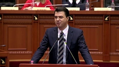 Basha rrëzon Ballën: Makina ime është blerë tek Mektrin. Meriton një grusht, por nga m... bëhesh pis