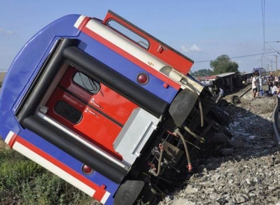 Turqi, treni del nga shinat; 10 viktima dhe 70 të plagosur