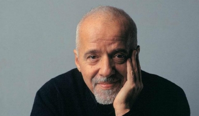“Na ishte një herë një mbret, që besonte në paqe”! Rrëfimi plot shpresë i Paulo Coelhos për Pashkë