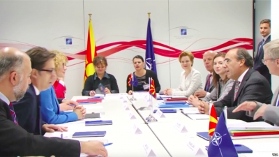 Në selinë e NATO-s mbahen bisedime për Maqedoninë