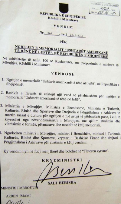 Një VKM ende e pazbatuar, memoriali në Tiranë i ushtarëve amerikanë