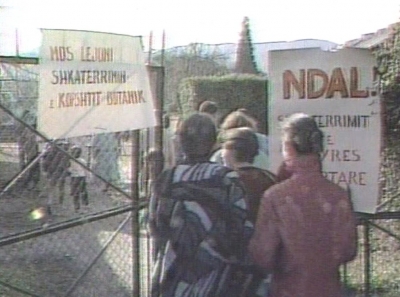 Ftesë për reflektim pedagogëve mbi protestën e 1993-it, për mbrojtjen e Kopshtit Botanik!