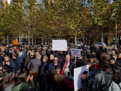 Nju Jork Tajms: Qeveria shpërfill gazetarët dhe ndërkombëtarët