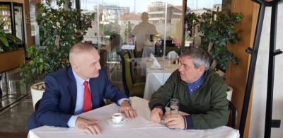 Presidenti Meta me gazetarin Bashkim Hoxha