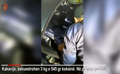 VIDEO/ Jo vetëm kokainë, në kërkim pronari i drogës nga Fieri