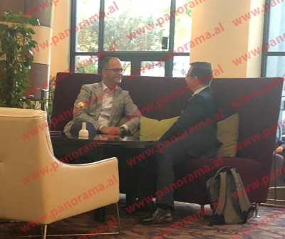 Rama e shkarkoi dhe la mister arsyet, Ditmir Bushati fotografohet në shoqërinë e Sekretarit të Përgjithshëm të OSBE-së