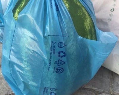 Ndalimi i qeseve plastike, ja çfarë po ndodh në tregje e supermarkete