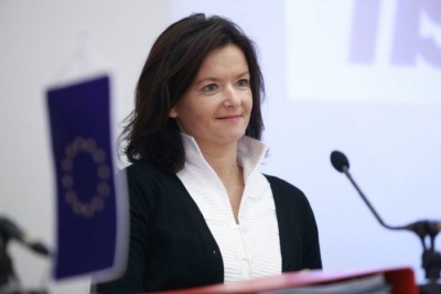 Kriza politike, Tanja Fajon: Zgjedhjet do të qetësonin situatën në Shqipëri
