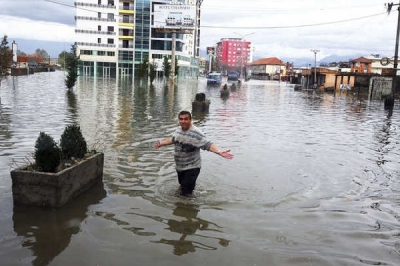 Shkodra me sytë nga qielli,Rama nuk dënjon as ti vizitojë