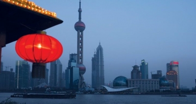 Kina “shtrëngon” dorën – Investimet direkte jashtë bien për herë të parë në histori