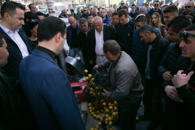 Basha prezanton alternativën e PD për biznesin, tregëtari: Rama po na gjobit çdo ditë