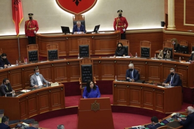 Edi Rama bojkoton Vjosa Osmanin në Parlament