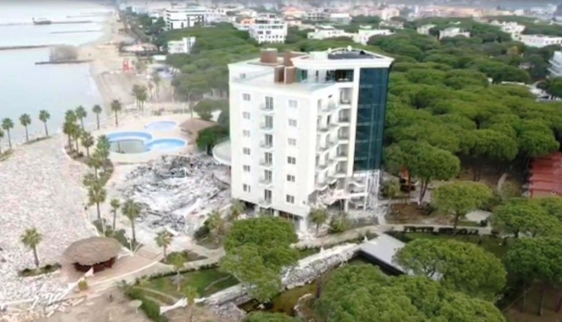 Golem: IKMT dhe Policia fillojnë shembjen e katit të dytë të resortit 'Prestige'