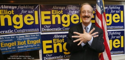 Kongresmeni Engel pasi fitoi primaret në Nju Jork, bën shqiponjën me duar