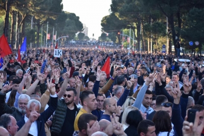 &quot;Qytetarë guximtarë&quot;, Berisha: Lumenj njerëzish po vërshojnë drejt Cunamit të paparë