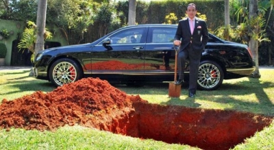 Biznesmeni brazilian varros veturën për një arsye të çuditshme