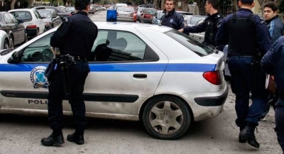 Vetëdorëzohet në polici vrasësi i emigrantit shqiptar në Greqi