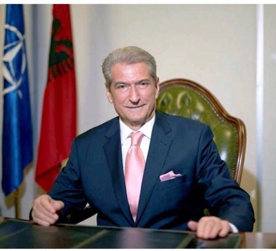 Mirëserdhët në narkoshtetin tonë o vëllezërit e Liamit! Wellcome to Canabistan!