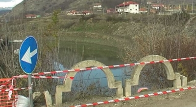 Ura e Maliqit kthehet në burim aksidentesh