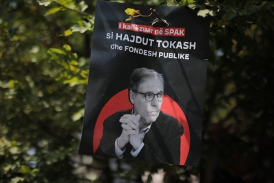 Hajdut tokash dhe fondesh publike/ Protestuesit shënjestrojnë Bolinon