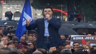 VIDEO LIVE/ Basha nga protesta: Më të fortë se kurrë kundër padrejtësisë, krimit dhe korrupsionit