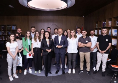 Yuri Kim dhe Luigi Soreca u takuan në Shtëpinë e Evropës me Këshillit Rinor të Ambasadës Amerikane dhe Ambasadorët e Rinj Evropianë
