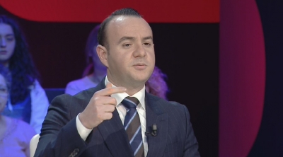 Shpërthen Balliu: Kush i futi njerëzit në banesat e pabanueshme?