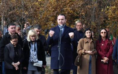 ‘Veliaj aleat i kancerit&#039;/ Balliu: Qyteti është ndotur, paratë e taksave po shkojnë në xhepin e Veliajt