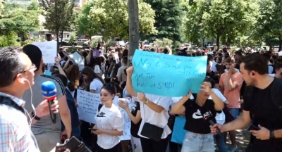 Maturantët i përgjigjen ministres Kushi: Na mashtruat, nuk kemi besim!