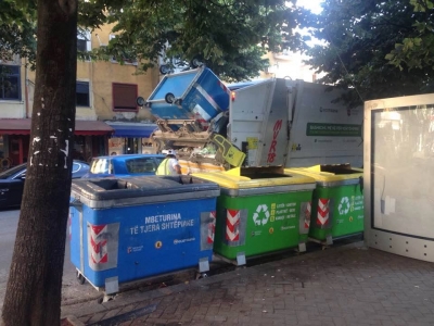 Shqiptari vjedh makinën e mbeturinave në Itali dhe arratiset