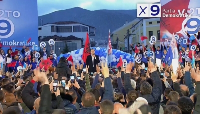 Basha nga Pogradeci: T’ua kthejmë vendin shqiptarëve. Votoni 9, merrni shokët dhe familjen tuaj, bashkë do fitojmë!