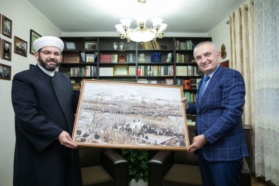Rihapja e Xhamisë së Plumbit/Meta: Frymëzuese lutja e Hafiz Sabri Koçit, që zullumqarët të falimentojnë dhe të paguajnë hakun