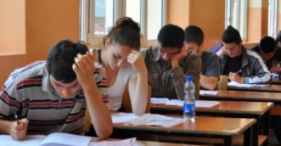 Penalizohen 11 maturantë pas provimit të Matematikës