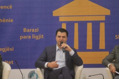 Premtimi i Bashës: Studentët me familjen me të ardhurat nën 640 mijë, përfitojnë bursë të plotë