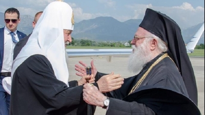 Interesi kombëtar i ortodoksëve shqiptarë dhe rreshtimi anti-Ukrainë i kryepeshkopit Anastas