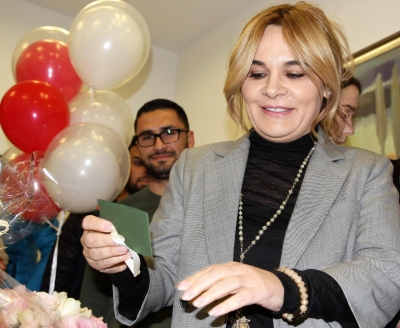 Torta e veçantë e LRI për ditëlindjen e Monika Kryemadhit