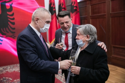 Meta vlerëson me titullin e lartë këngëtarin Ylli Baka: Një ure lidhëse midis këngës polifonike të Jugut dhe asaj toske të Skraparit