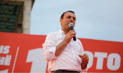 Tusha: Votat e shqiptarëve janë blerë me furgona policie duke shpërndarë jo thjesht thasë mielli, por shuma marramendëse