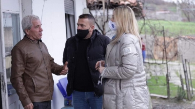 “Boll me tallje, rindërtoni shtëpinë e Riza Nozllit”, zëdhënësja e PD thirrje Bashkisë: Mos mashtroni shqiptarët