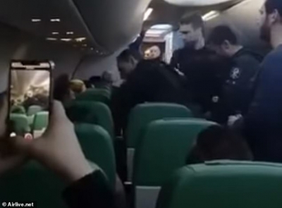 Sherr në avion gjatë fluturimit