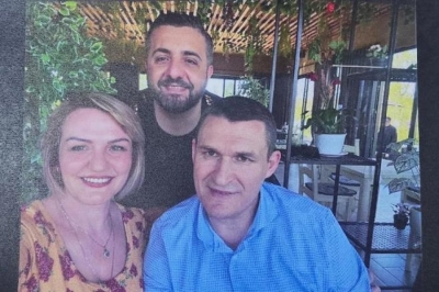 Një kujtesë për &#039;Dumanërinë&#039; mediatike: Foton e gruas së Dumanit e publikoi kushëriri i saj!