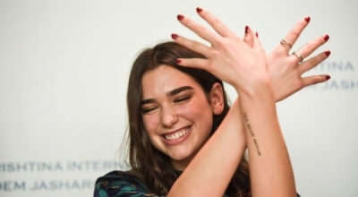 Dua Lipa uron Pavarësinë e Kosovës: Nuk do ta harroj atë ditë…