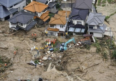 Reshjet përmbytin Japoninë, 12 të vdekur dhe mbi 54 të zhdukur (Foto)