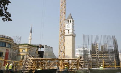 Tiranës po i ikën shkëlqimi, po ia zënë frymën vinçat dhe kullat shumëkatëshe