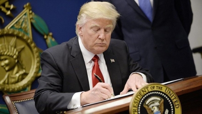 Urdhëri “sekret” që Trump po bëhet gati të firmosë për shtetësinë e emigrantëve